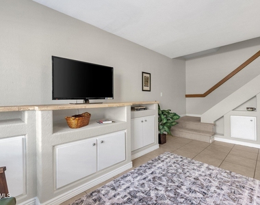 14247 N Boxwood Lane - Photo Thumbnail 13