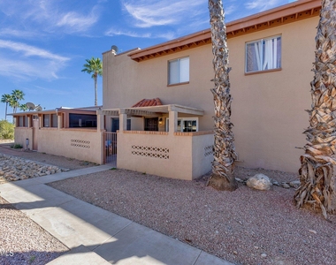 14247 N Boxwood Lane - Photo Thumbnail 29