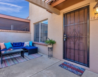 14247 N Boxwood Lane - Photo Thumbnail 7