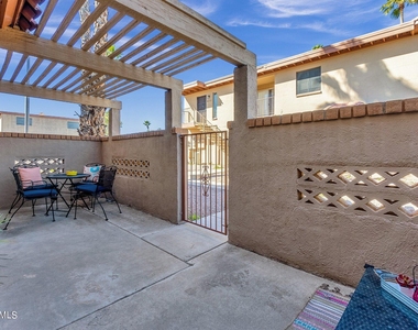 14247 N Boxwood Lane - Photo Thumbnail 31