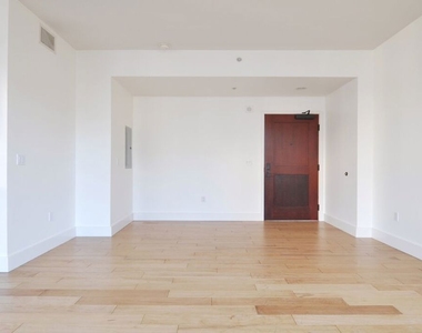 460 S Spring Street - Photo Thumbnail 7
