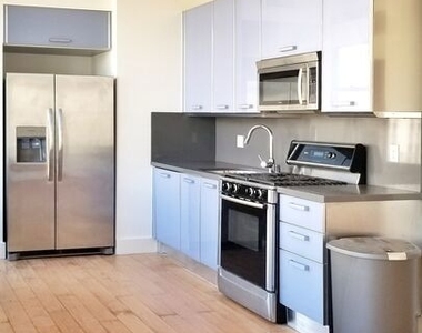 460 S Spring Street - Photo Thumbnail 10