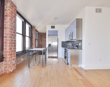 460 S Spring Street - Photo Thumbnail 9