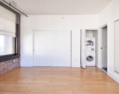460 S Spring Street - Photo Thumbnail 17