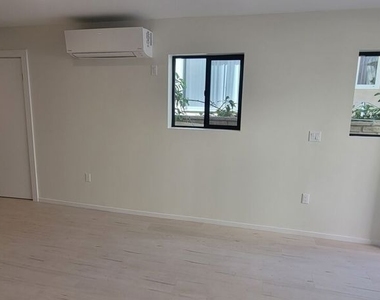 1427 S Shenandoah Street - Photo Thumbnail 5