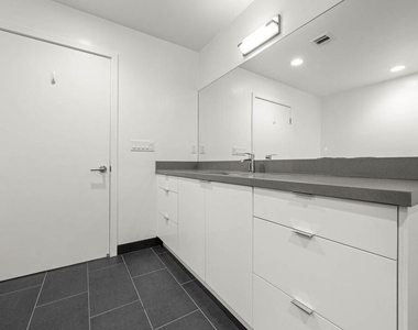 1215 S Bedford Avenue - Photo Thumbnail 19
