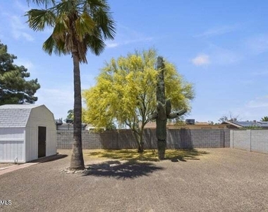 2554 E Villa Rita Drive - Photo Thumbnail 12