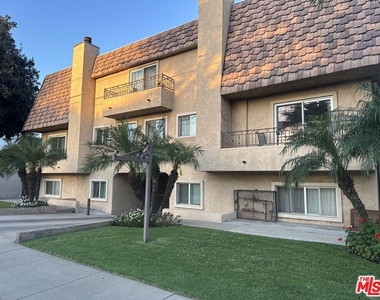 6620 Hazeltine Avenue - Photo Thumbnail 23