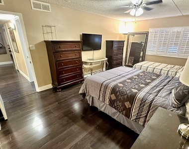 7950 E Camelback Road - Photo Thumbnail 8