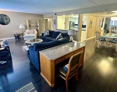 7950 E Camelback Road - Photo Thumbnail 3