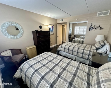 7950 E Camelback Road - Photo Thumbnail 14