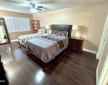 7950 E Camelback Road - Photo Thumbnail 9