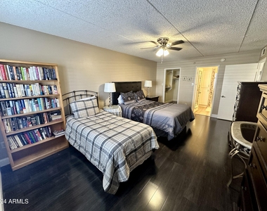 7950 E Camelback Road - Photo Thumbnail 10