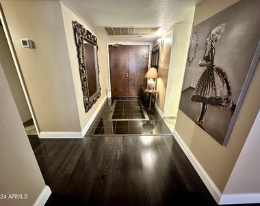 7950 E Camelback Road - Photo Thumbnail 1