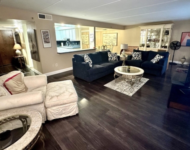7950 E Camelback Road - Photo Thumbnail 2