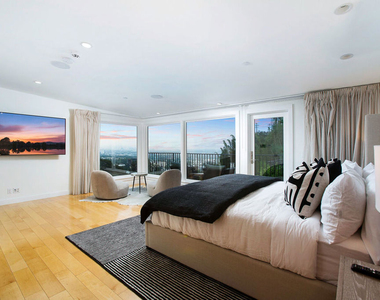 1655 N Crescent Heights Boulevard - Photo Thumbnail 32