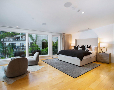 1655 N Crescent Heights Boulevard - Photo Thumbnail 33