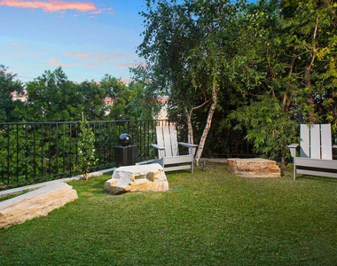1655 N Crescent Heights Boulevard - Photo Thumbnail 48