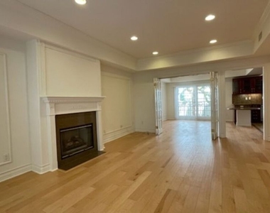 11807 Dorothy Street - Photo Thumbnail 4