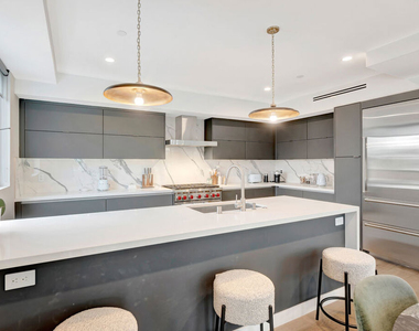 1017 N Croft Ave - Photo Thumbnail 32