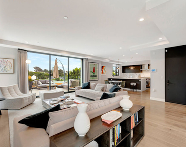 1017 N Croft Ave - Photo Thumbnail 13