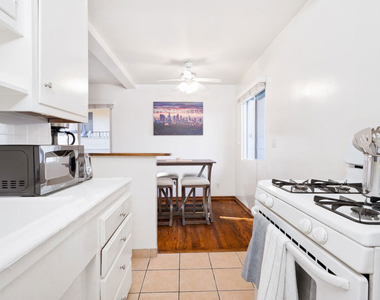 932 Wilcox Ave - Photo Thumbnail 12