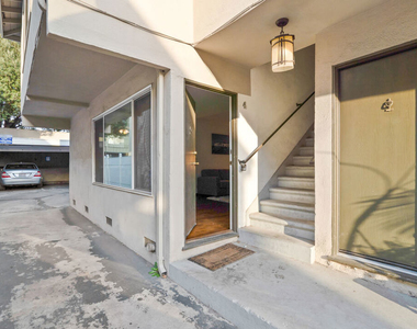 932 Wilcox Ave - Photo Thumbnail 2