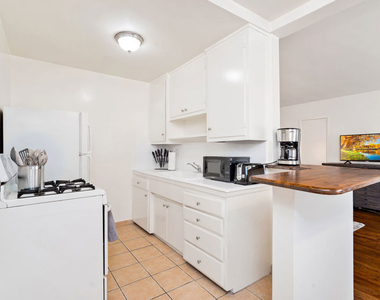 932 Wilcox Ave - Photo Thumbnail 10