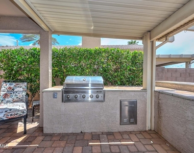 10509 W Runion Drive - Photo Thumbnail 24