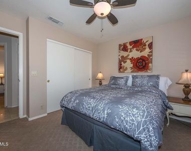 10509 W Runion Drive - Photo Thumbnail 18