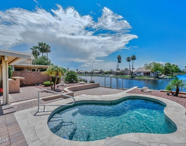 10509 W Runion Drive - Photo Thumbnail 31