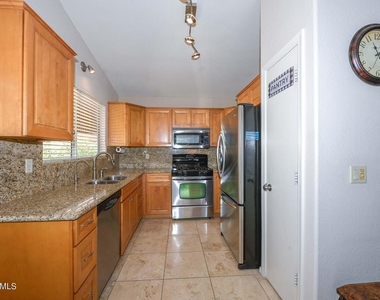 10509 W Runion Drive - Photo Thumbnail 10