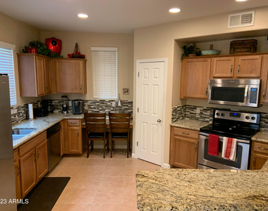 14575 W Mountain View Boulevard - Photo Thumbnail 12