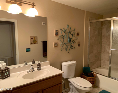 14575 W Mountain View Boulevard - Photo Thumbnail 7