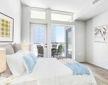 2847 Leeward Avenue - Photo Thumbnail 13