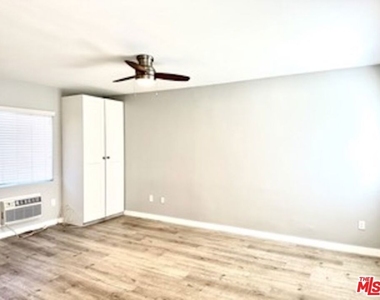 613 S Prairie Avenue - Photo Thumbnail 3