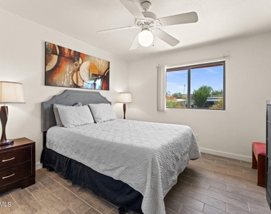 540 S West Road - Photo Thumbnail 4