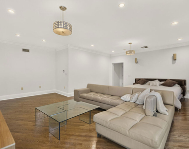 821 N Whittier Drive - Photo Thumbnail 37