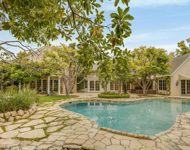 821 N Whittier Drive - Photo Thumbnail 5