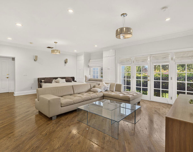 821 N Whittier Drive - Photo Thumbnail 38