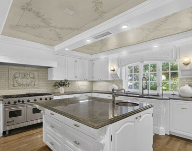 821 N Whittier Drive - Photo Thumbnail 8