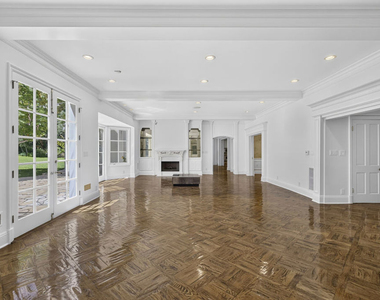 821 N Whittier Drive - Photo Thumbnail 4