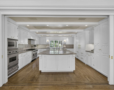 821 N Whittier Drive - Photo Thumbnail 7
