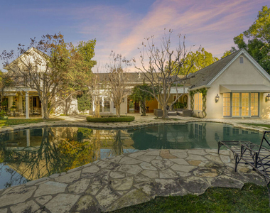 821 N Whittier Drive - Photo Thumbnail 10