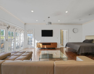 821 N Whittier Drive - Photo Thumbnail 29