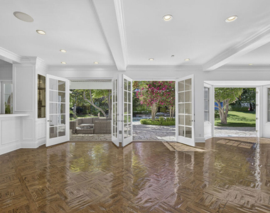 821 N Whittier Drive - Photo Thumbnail 5