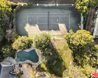 821 N Whittier Drive - Photo Thumbnail 12