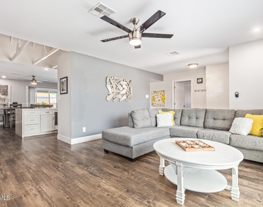 8742 E Weldon Avenue - Photo Thumbnail 19