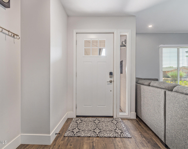 8742 E Weldon Avenue - Photo Thumbnail 32