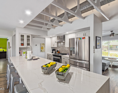 8742 E Weldon Avenue - Photo Thumbnail 5